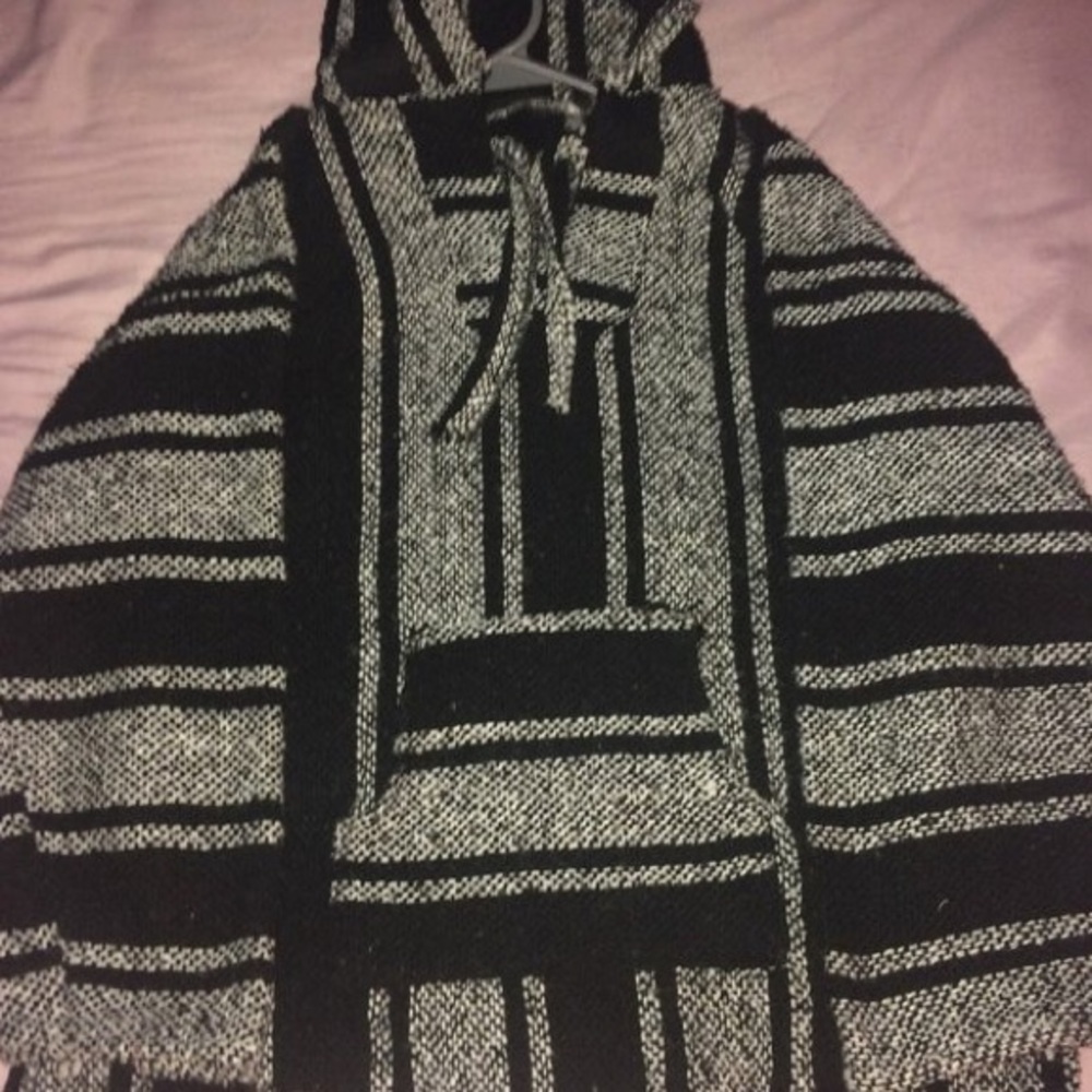 black and grey/white drug rug
